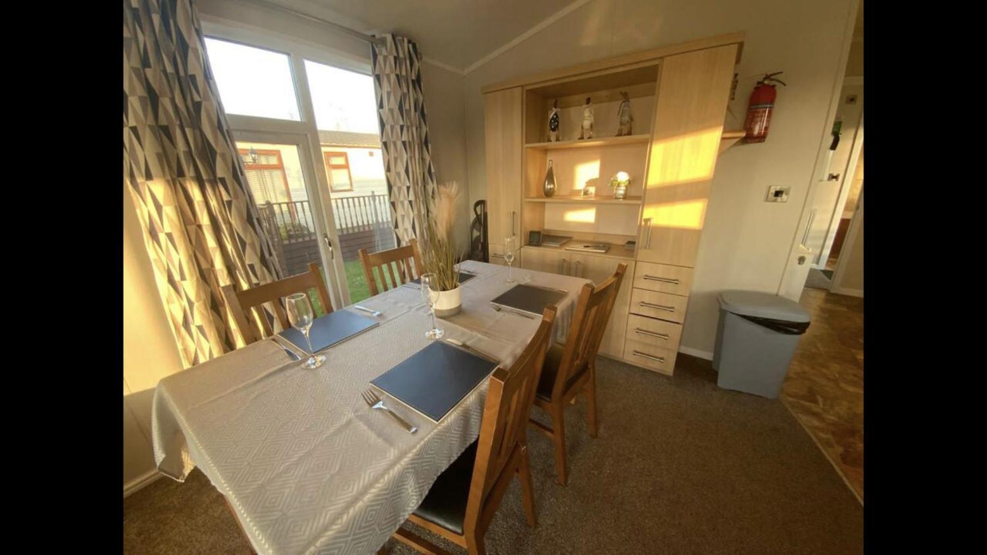 Bumblebee Lodge Tydd St. Giles Eksteriør billede