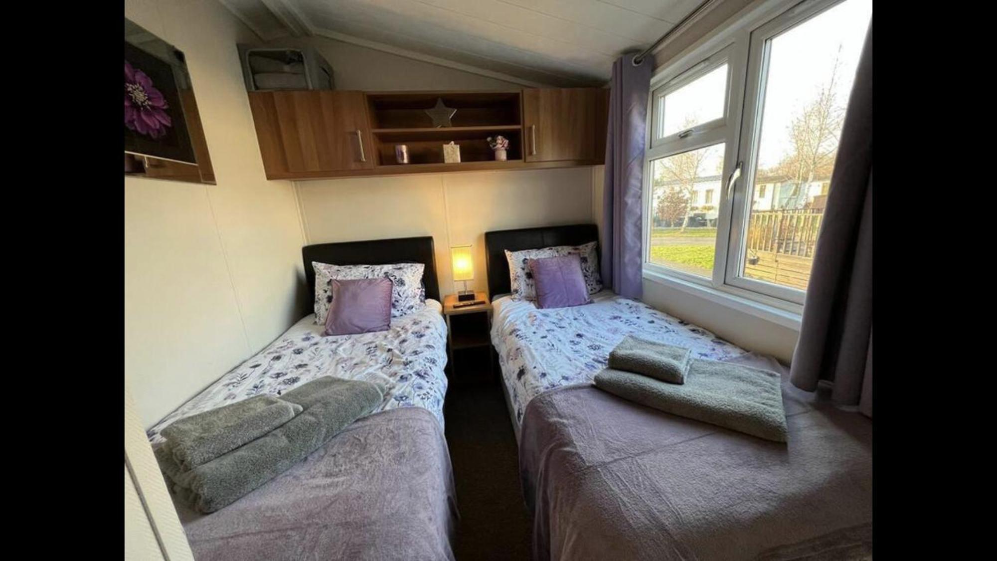 Bumblebee Lodge Tydd St. Giles Eksteriør billede